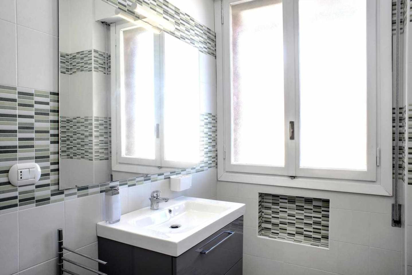 Suite La Montagnola Park 200M Stazione Centrale Bolonya Dış mekan fotoğraf